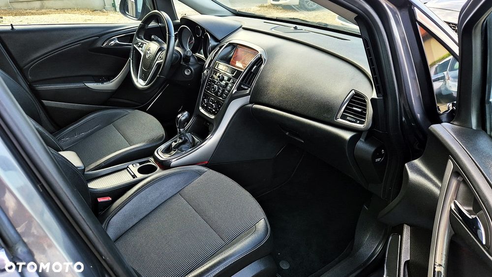 Opel Astra 1.6 T Cosmo - 34