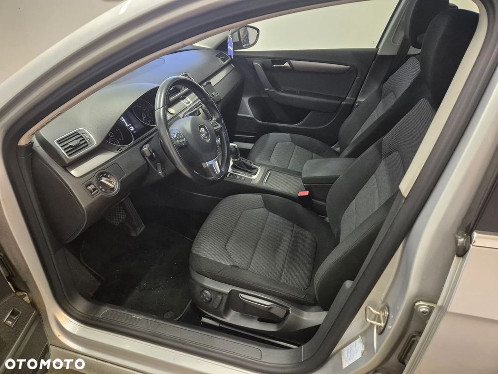 Volkswagen Passat 2.0 TDI DPF DSG Comfortline - 12