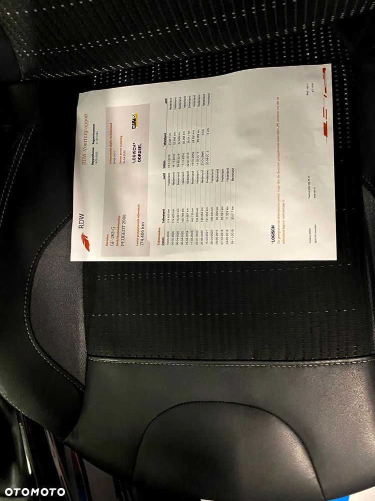 Peugeot 2008 1.6 e-HDi Allure S&S - 24