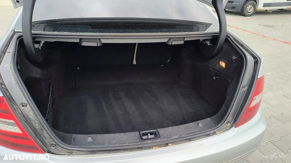 Mercedes-Benz C 180 CDI DPF (BlueEFFICIENCY) 7G-TRONIC - 4