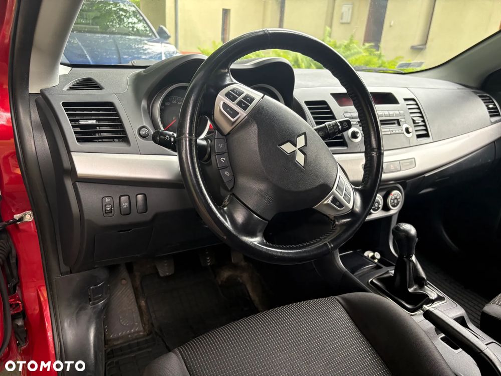Mitsubishi Lancer 1.8 Invite - 4