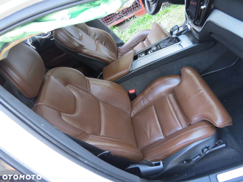 VOLVO XC60 II LAKIER 707-46 2.0 D5 D4204T14 NA CZĘŚCI - 30