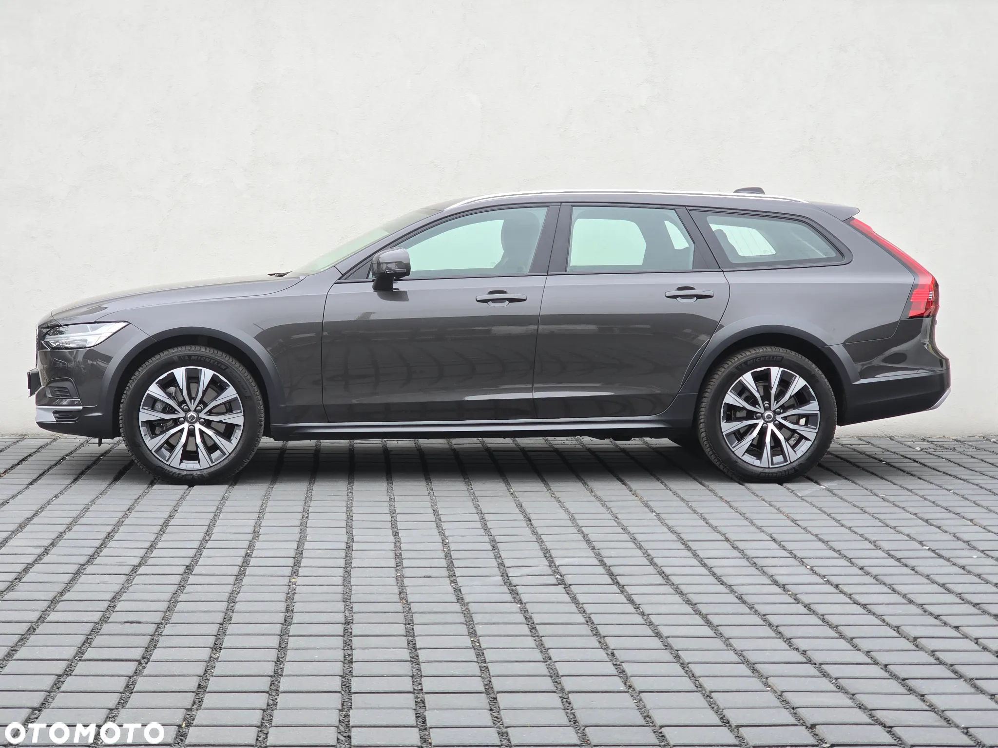 Volvo V90 Cross Country - 5