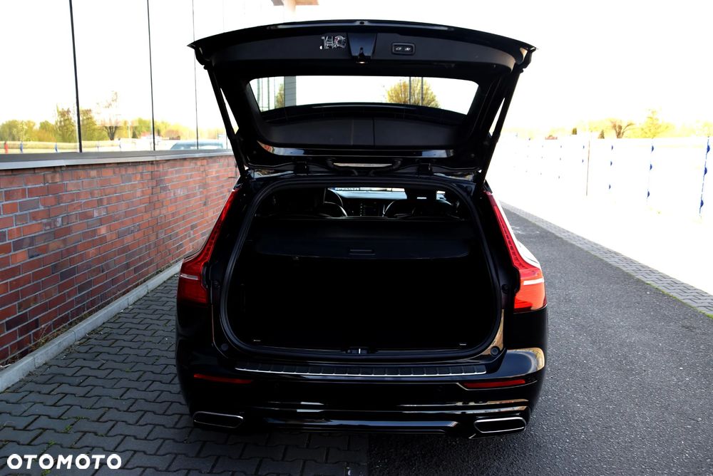 Volvo V60 B4 D R-Design - 6