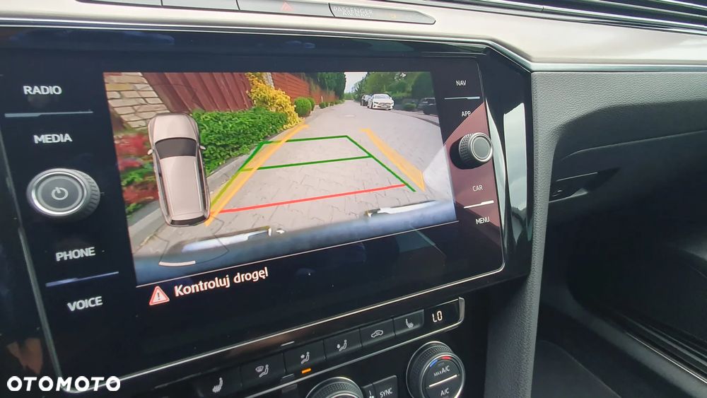 Volkswagen Passat - 27