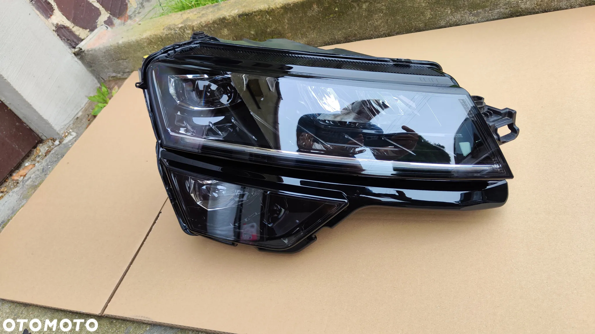 Skoda KAROQ 17- Lampa Prawa Przód FULL LED - 2