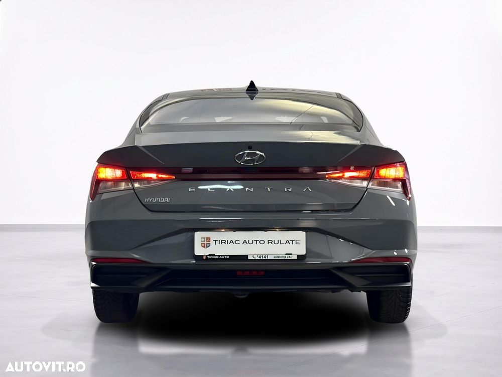 Hyundai Elantra - 5