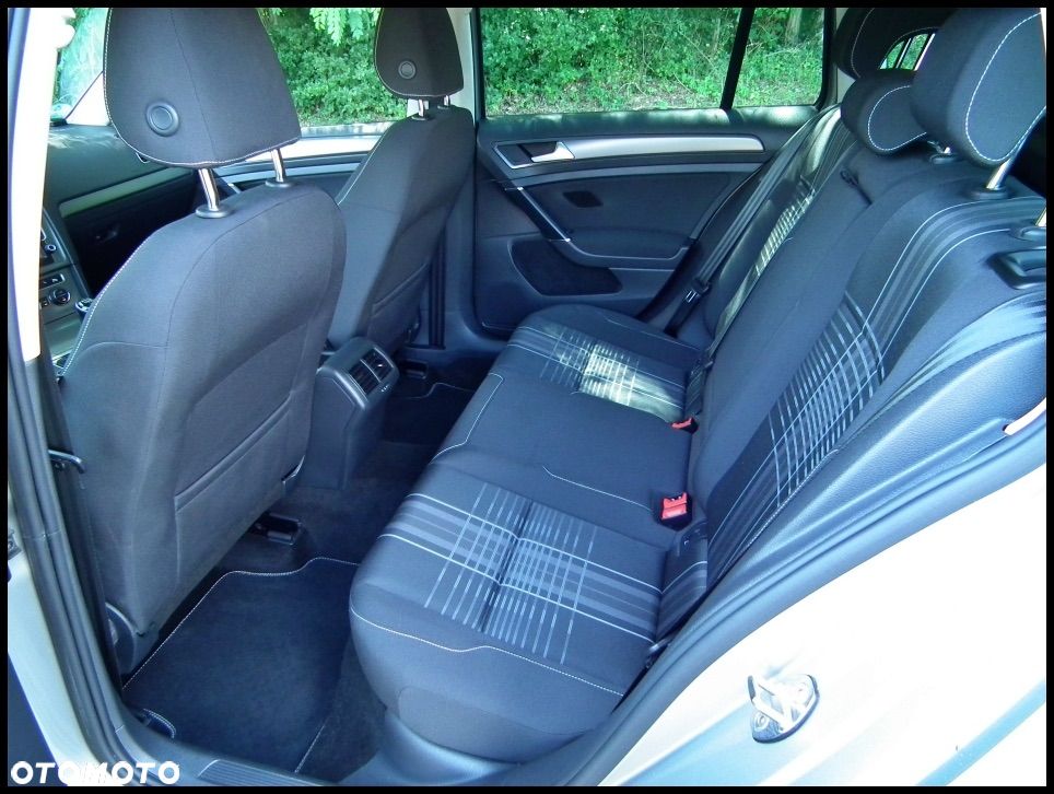 Volkswagen Golf Variant 2.0 TDI BlueMotion Technology Lounge - 11