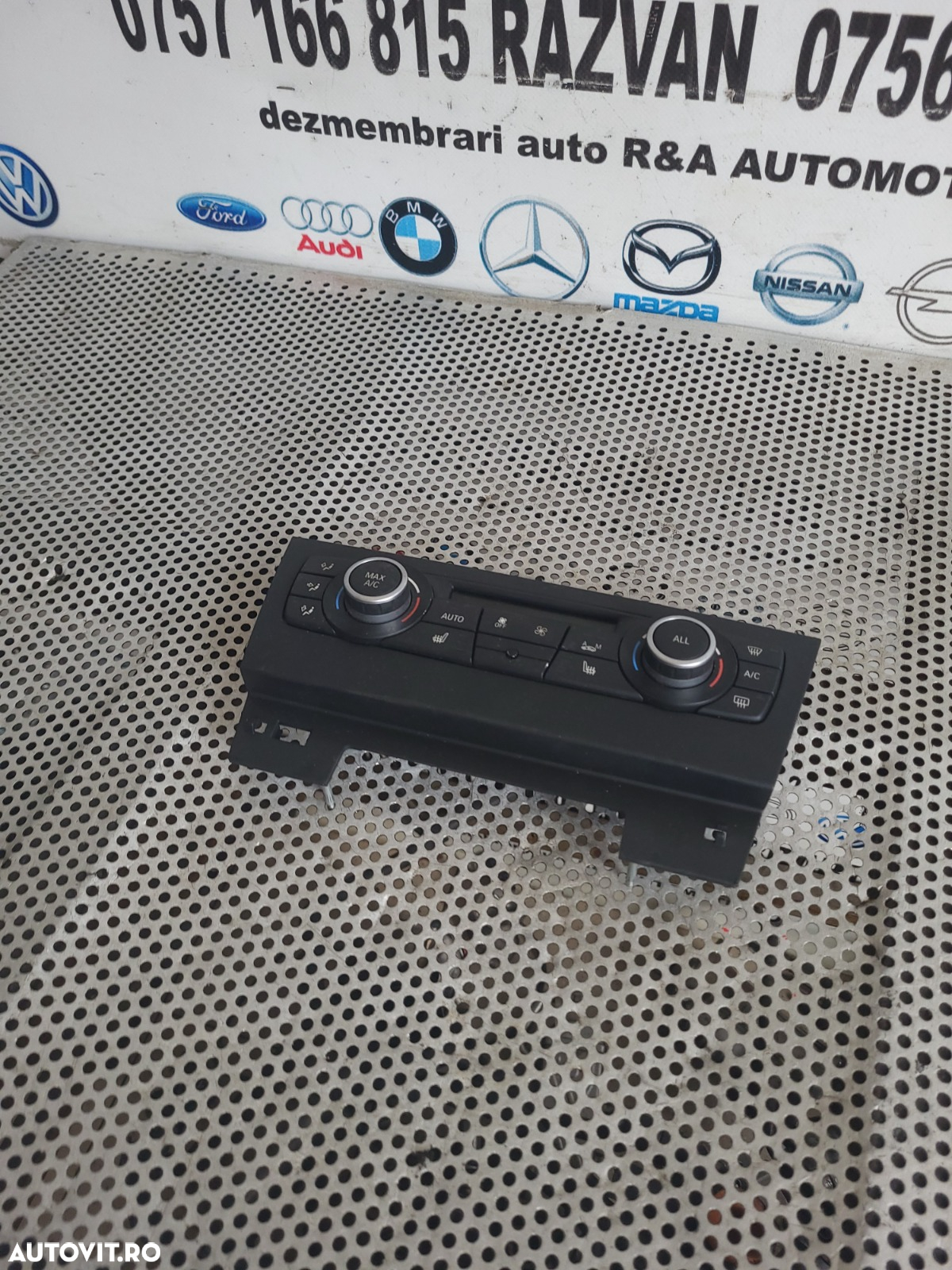 Panou Modul Clima Climatronic Bmw X1 E84 Volan Stanga Cod 9292262 Dezmembrez Bmw X1 E84 2.0 Diesel N47 Manual - 3