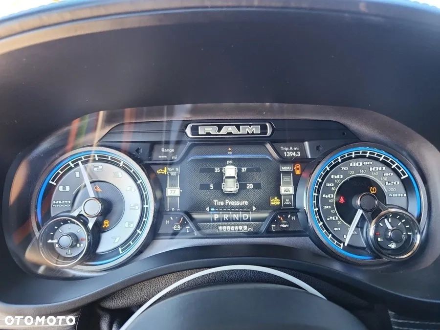 RAM 1500 5.7 Crew Cab Limited - 9