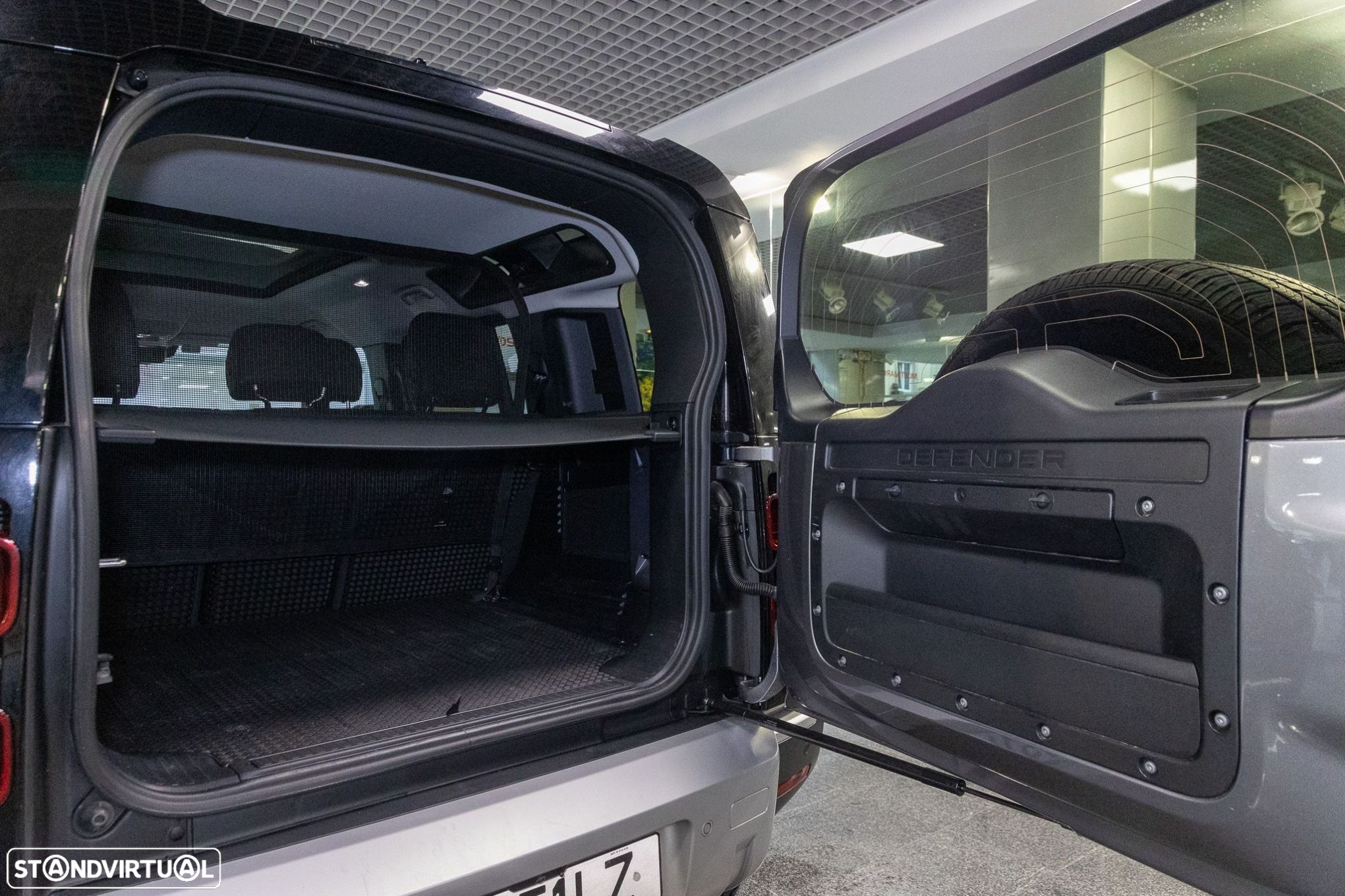 Land Rover Defender 3.0 D250 110 AWD X-Dynamic HSE - 53