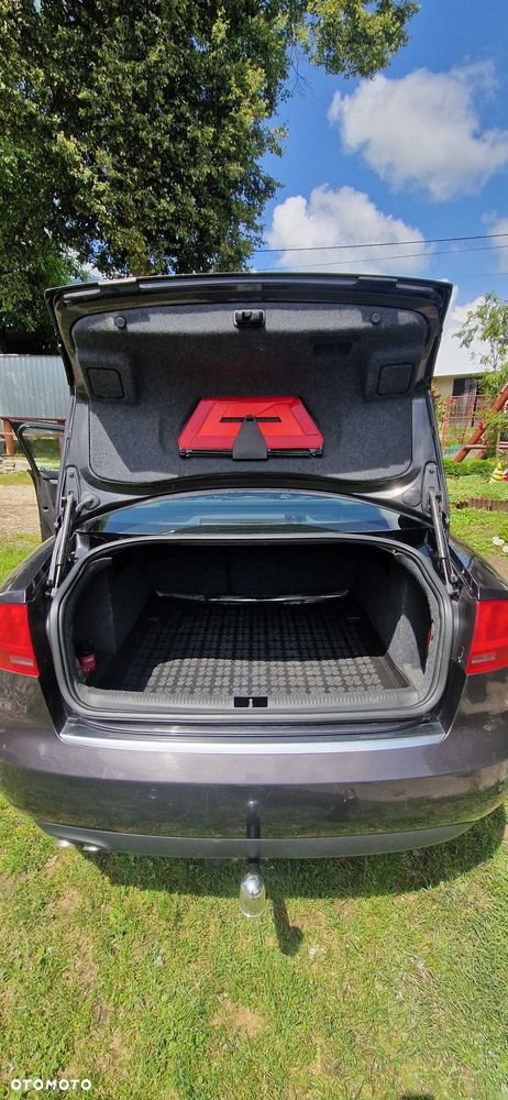 Audi A4 Limousine - 5