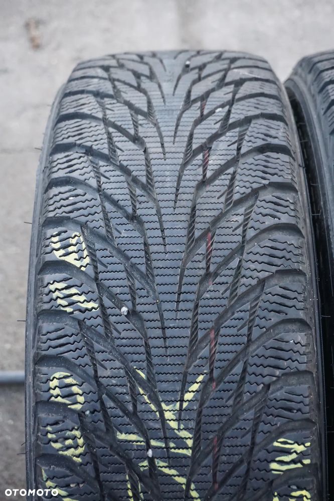 195 60 16 Nokian Hakkapeliitta R2 8mm - 4