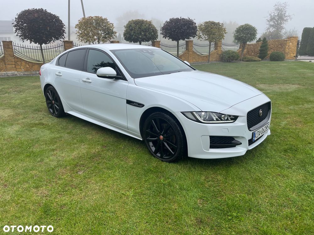 Jaguar XE 2.0 D AWD R-Sport - 21