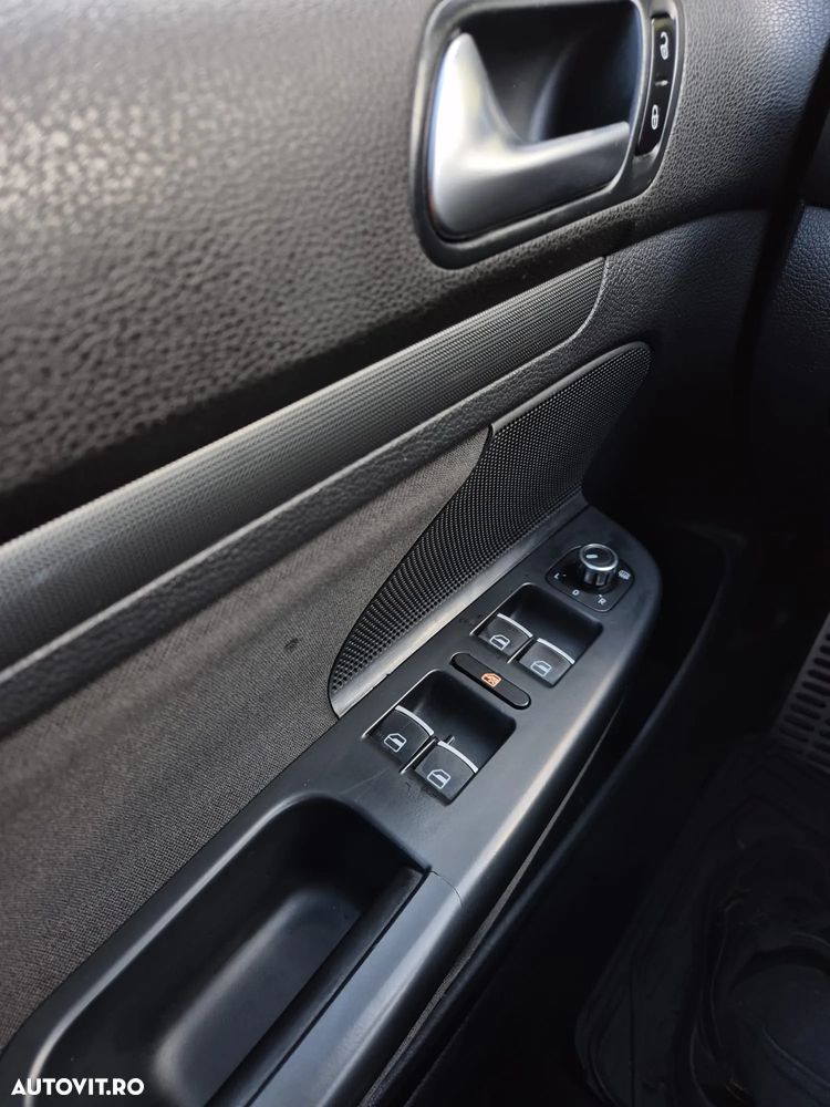 Volkswagen Golf 1.6 TDI DPF Style - 11