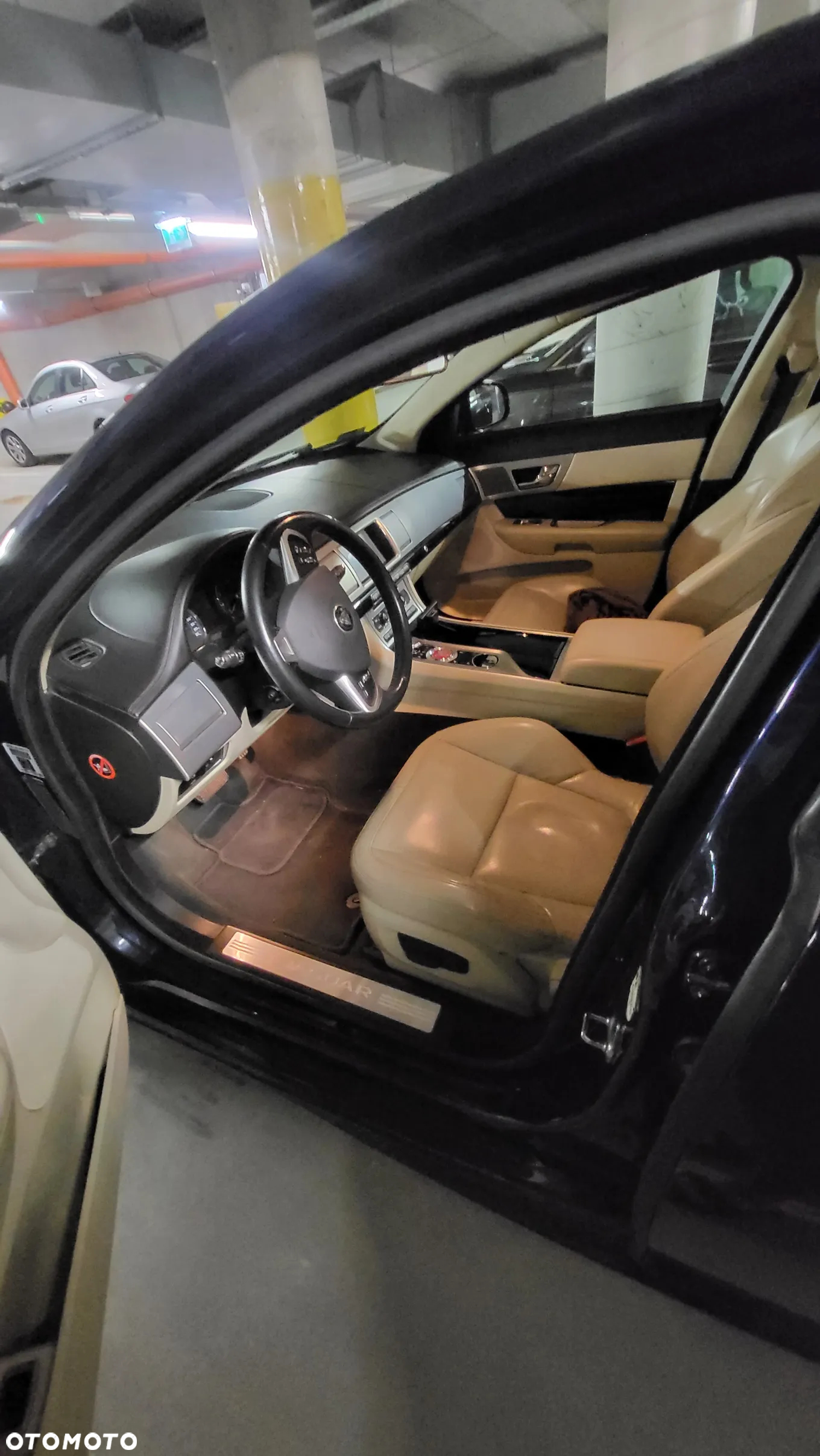 Jaguar XF 3.0 T AWD Classic - 6