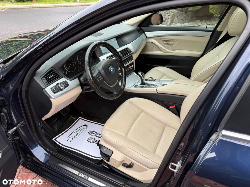 BMW Seria 5 520d Sport-Aut - 9
