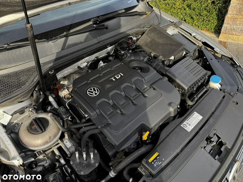 Volkswagen Passat - 14