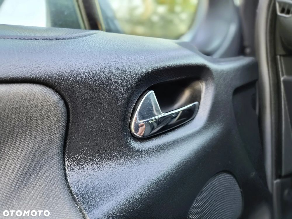 Peugeot 207 - 15