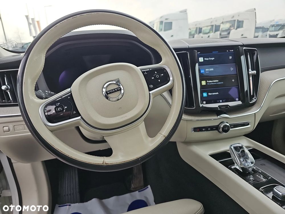 Volvo XC 60 T8 Plug-In Hybrid AWD Inscription - 11