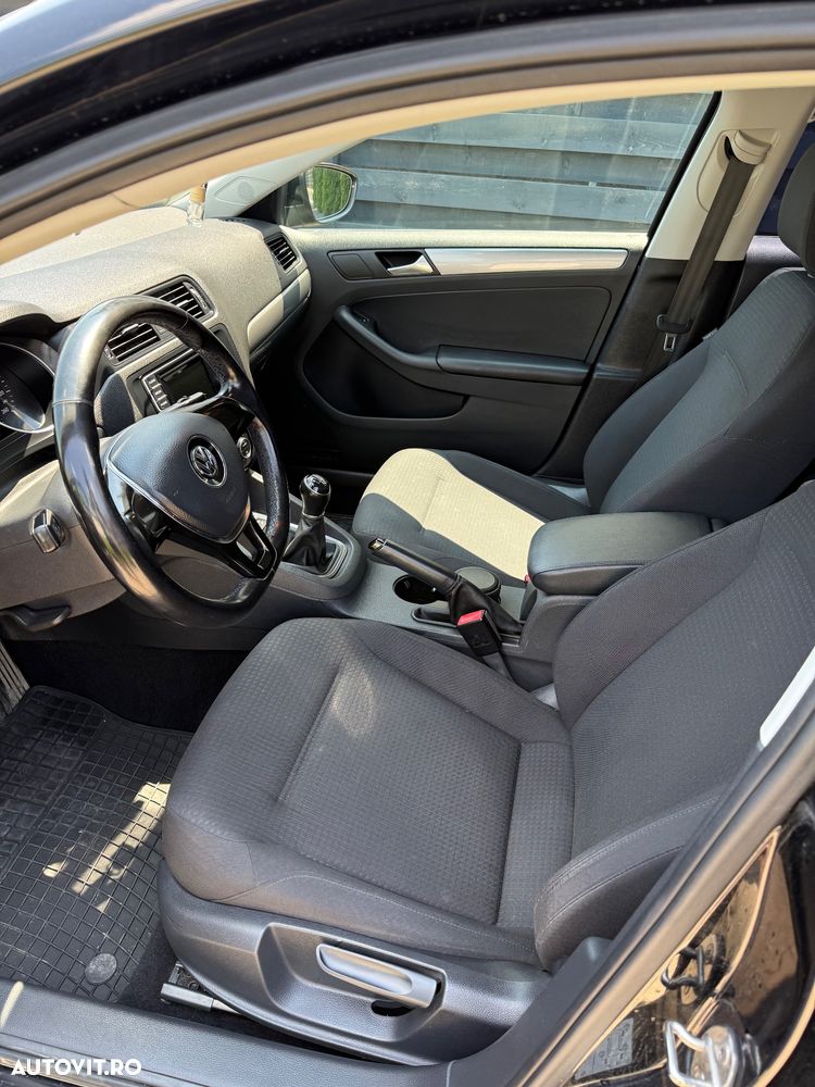 Volkswagen Jetta 1.2 TSI Comfortline - 11