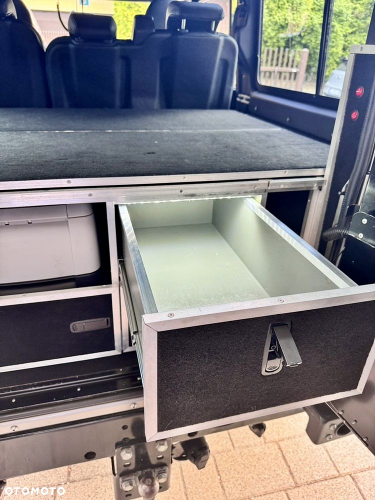 Land Rover Defender 2.5 TDI - 26