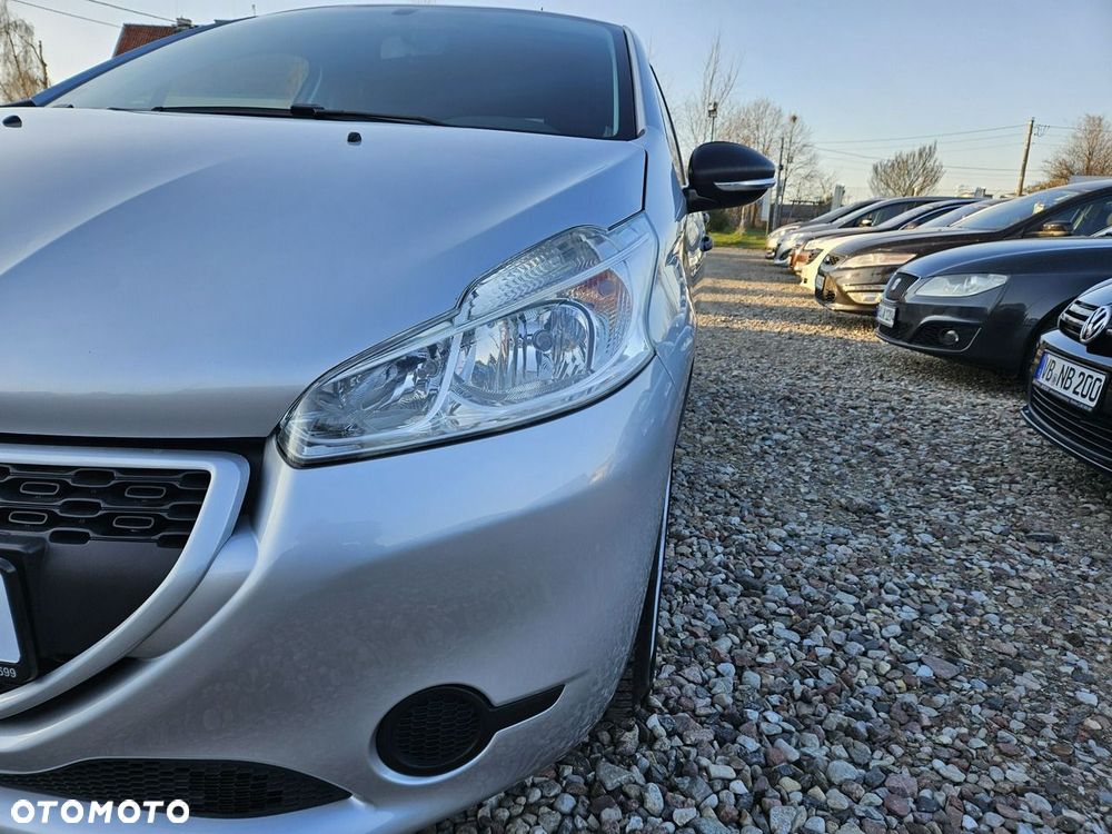 Peugeot 208 - 22