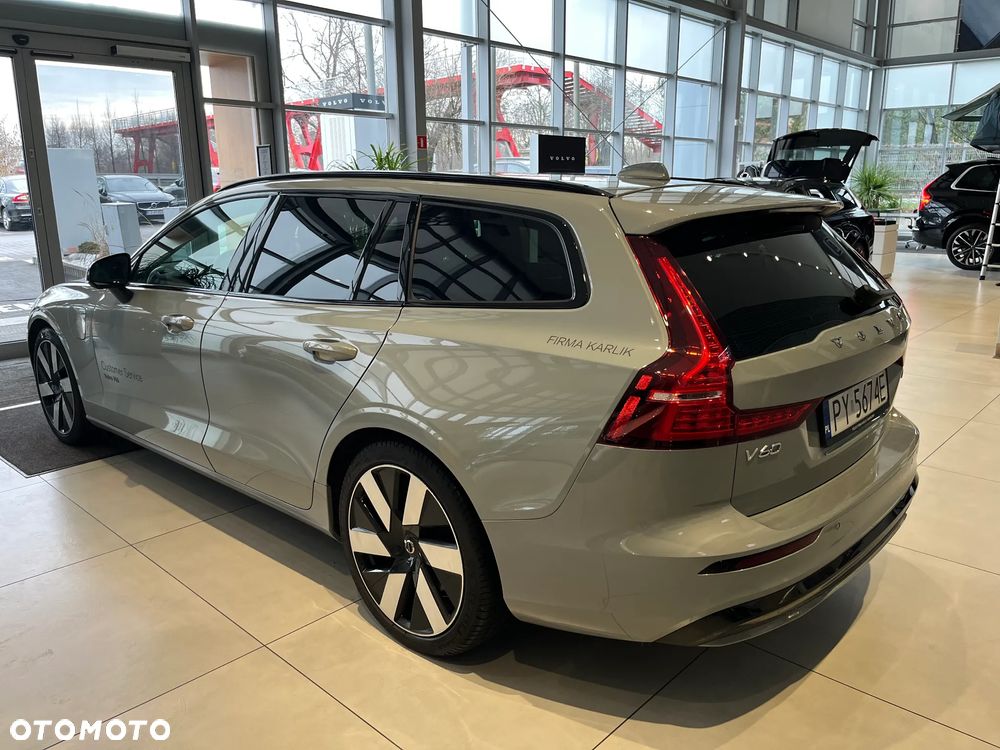 Volvo V60 T6 AWD Plug-In Hybrid Plus Dark - 4