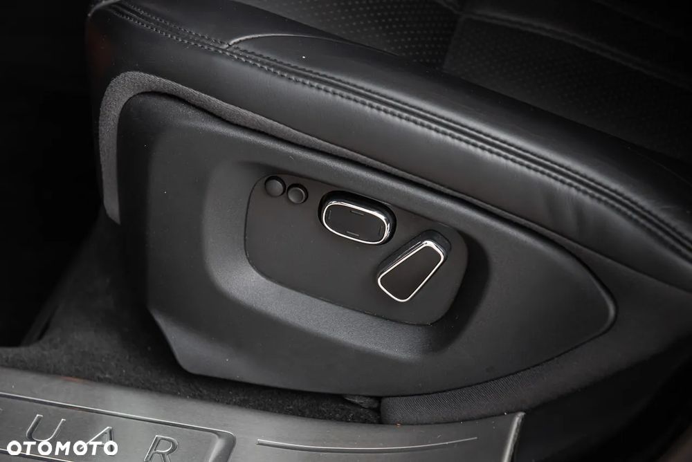 Jaguar XJ 3.0 D V6 Premium Luxury - 13