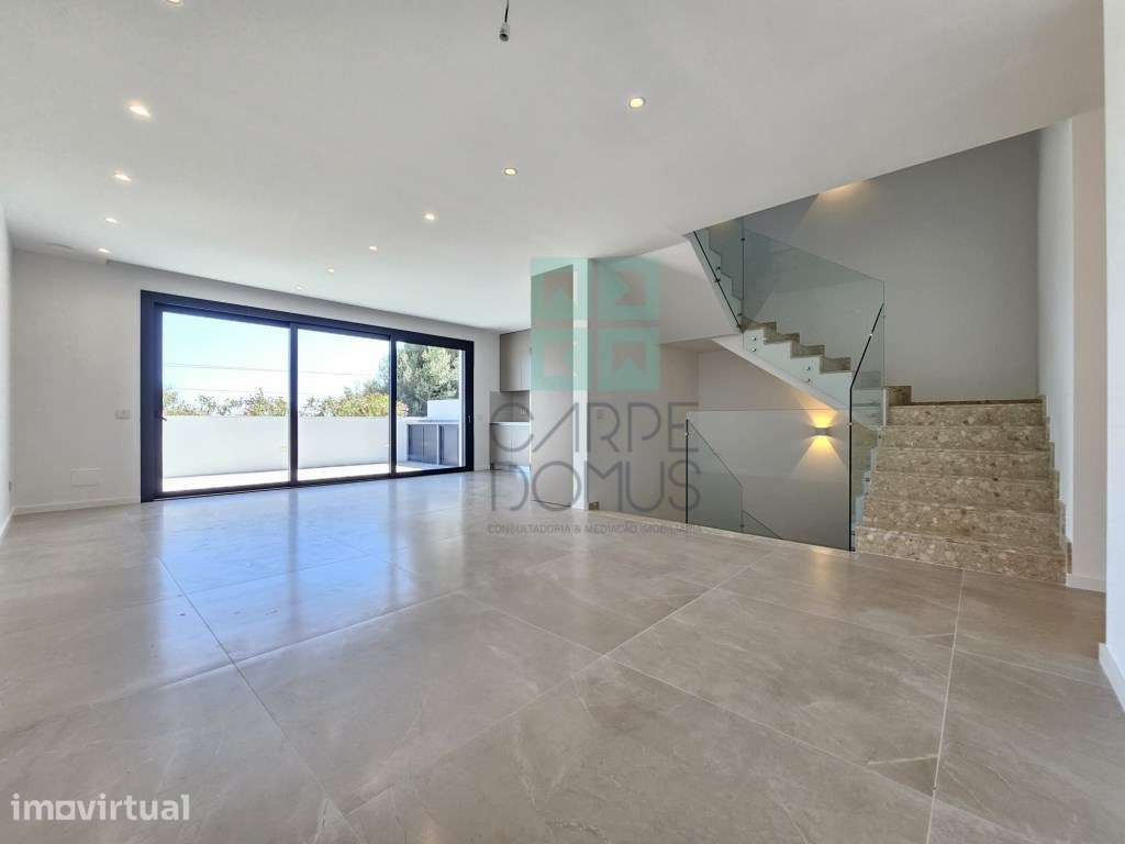 Moradia T4 de Luxo com Piscina Panorâmica e Vista Mar | Portas do S... - Grande imagem: 2/60