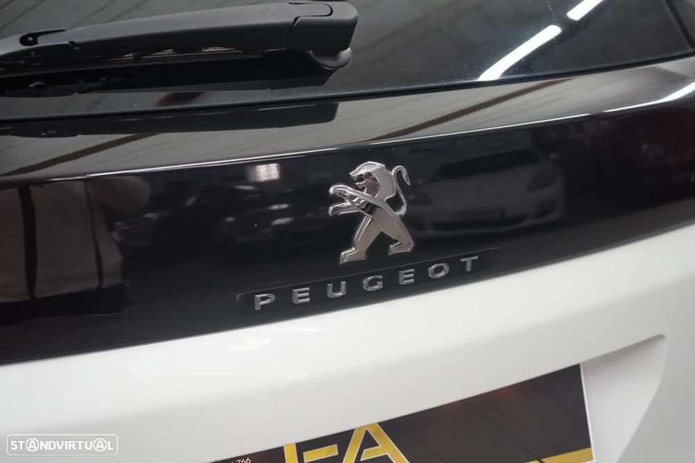 Peugeot 3008 1.2 PureTech Allure Pack - 12