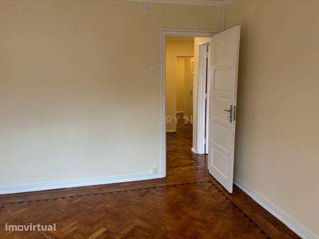 Apartamento T3 totalmente remodelado, localizado na Estrada da Torre, - Grande imagem: 5/21