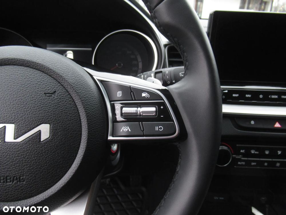 Kia Ceed 1.5 T-GDI M DCT - 14