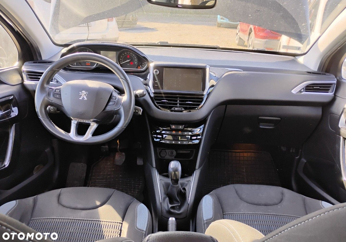 Peugeot 208 - 7
