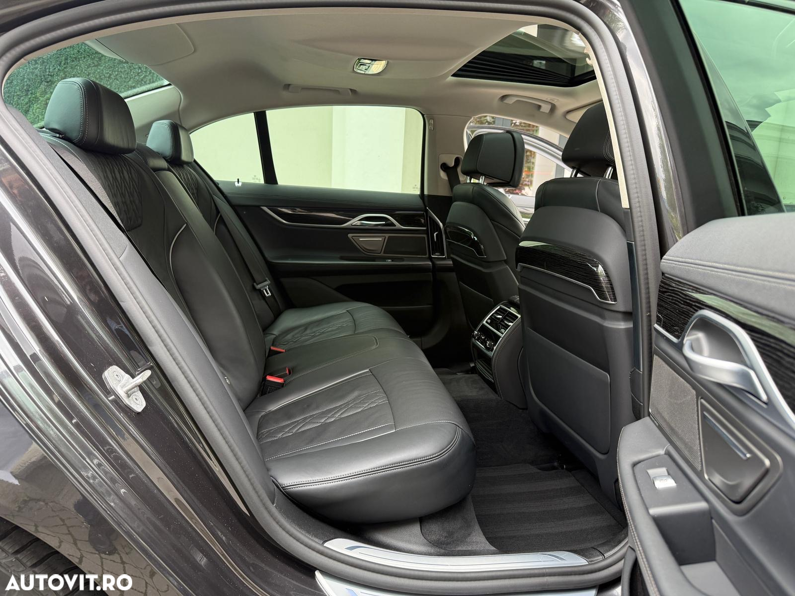 BMW Seria 7 740d xDrive MHEV - 25