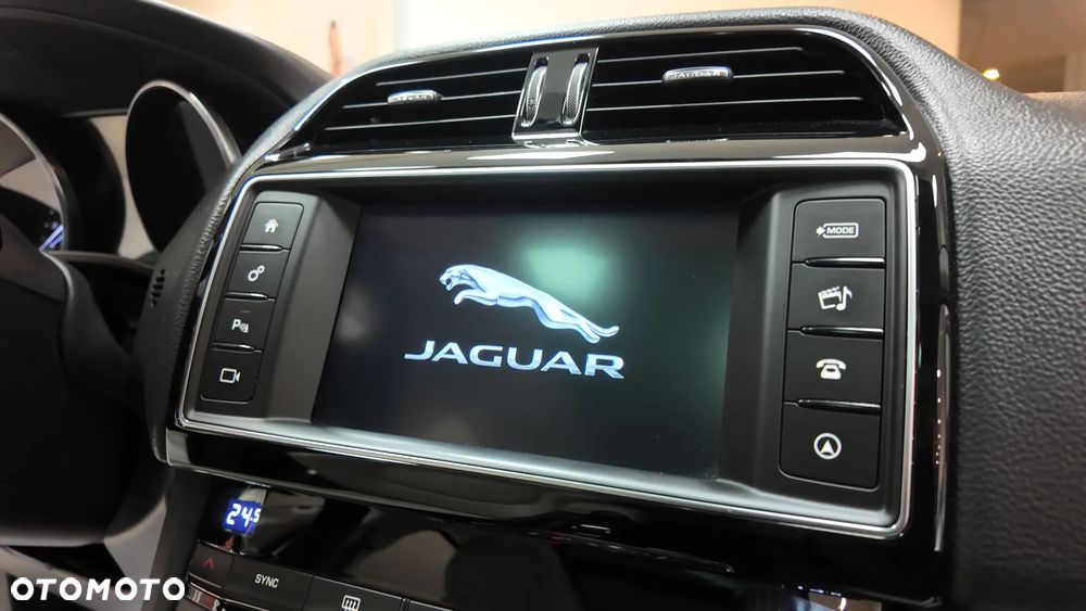 Jaguar F-Pace 2.0 i4D AWD Prestige - 37