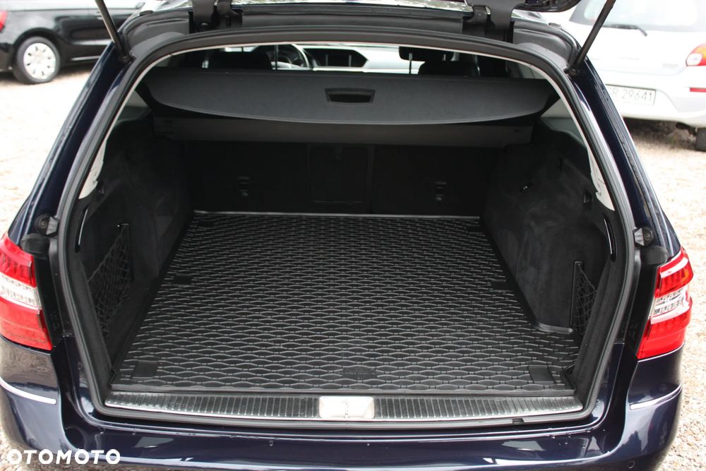 Mercedes-Benz Klasa E 220 CDI 7G-TRONIC Avantgarde - 37