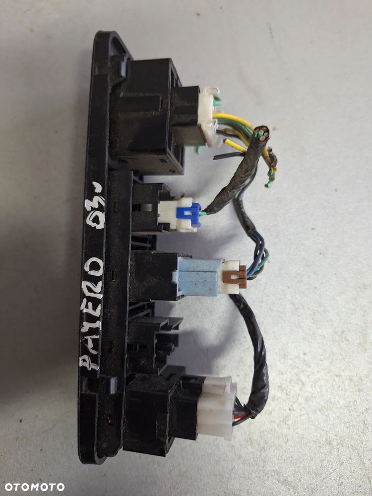 PANEL STEROWANIA GRZANIA FOTELI NAWIEWU TYŁ MITSUBISHI PAJERO III 3.2DiD K5T70071 - 2