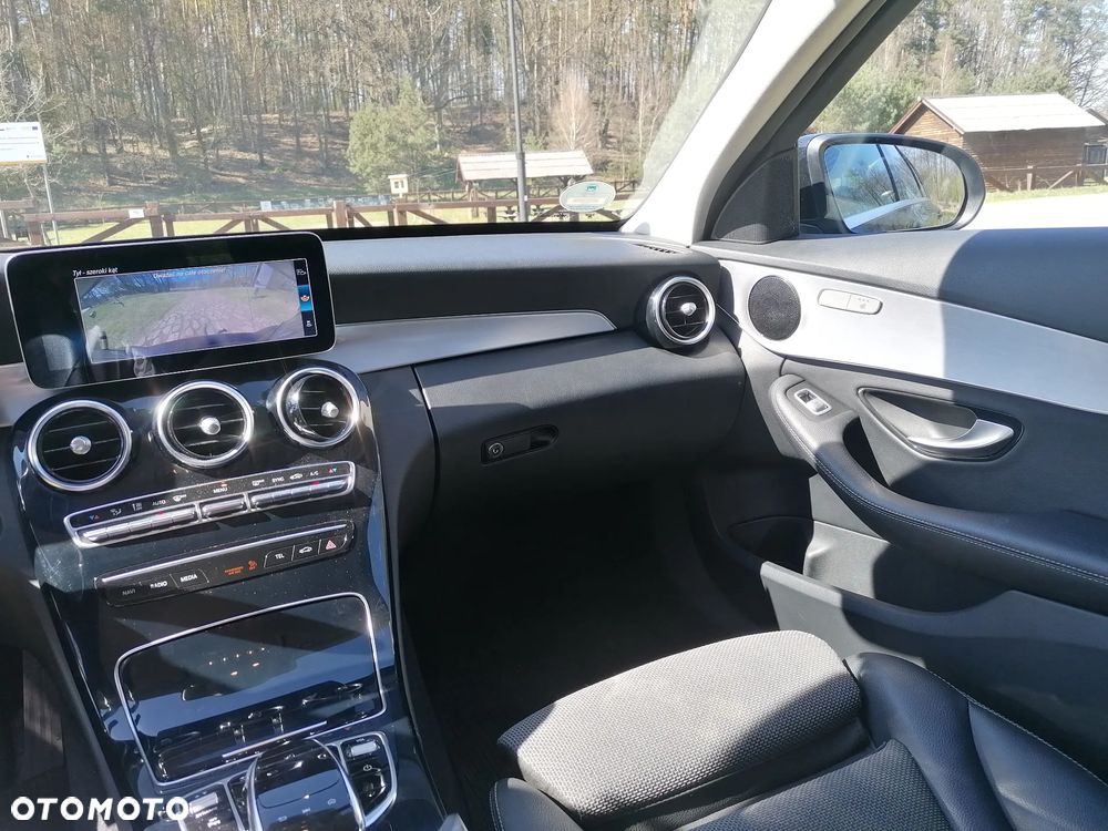 Mercedes-Benz Klasa C 180 9G-TRONIC Avantgarde - 17