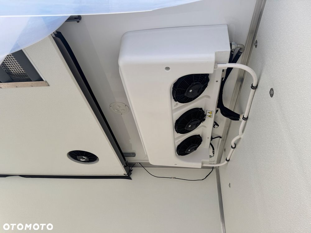 Iveco Daily‼️72C18‼️3.0 HI-MATIC Chłodnia/Mroźnia zakres -32C/+22C THERMO KING V-500 MAX Źródło Zasilania 400V Grube Ściany/Podłoga Przegroda komorowa‼️ Full LED na bliźniaku Salon Polska Poduszki Pneumatyczne DMC7200kg - 12