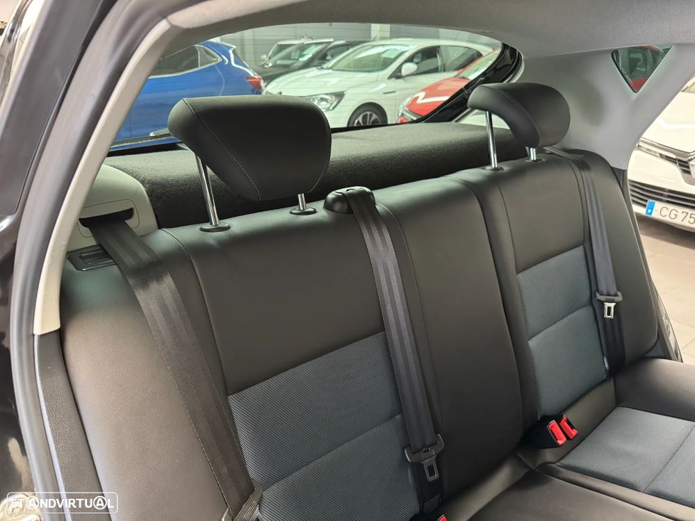 SEAT Ibiza 1.2 TSI CONNECT - 23