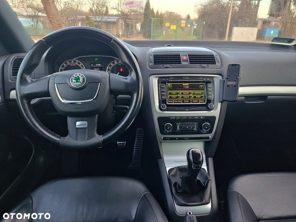 Skoda Octavia 2.0 TDI CR DPF RS - 29