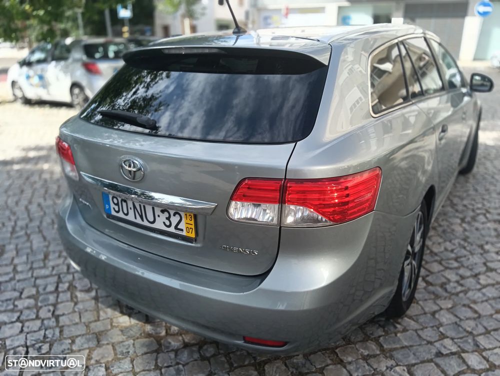 Toyota Avensis SW 2.0 D-4D Exclusive - 20