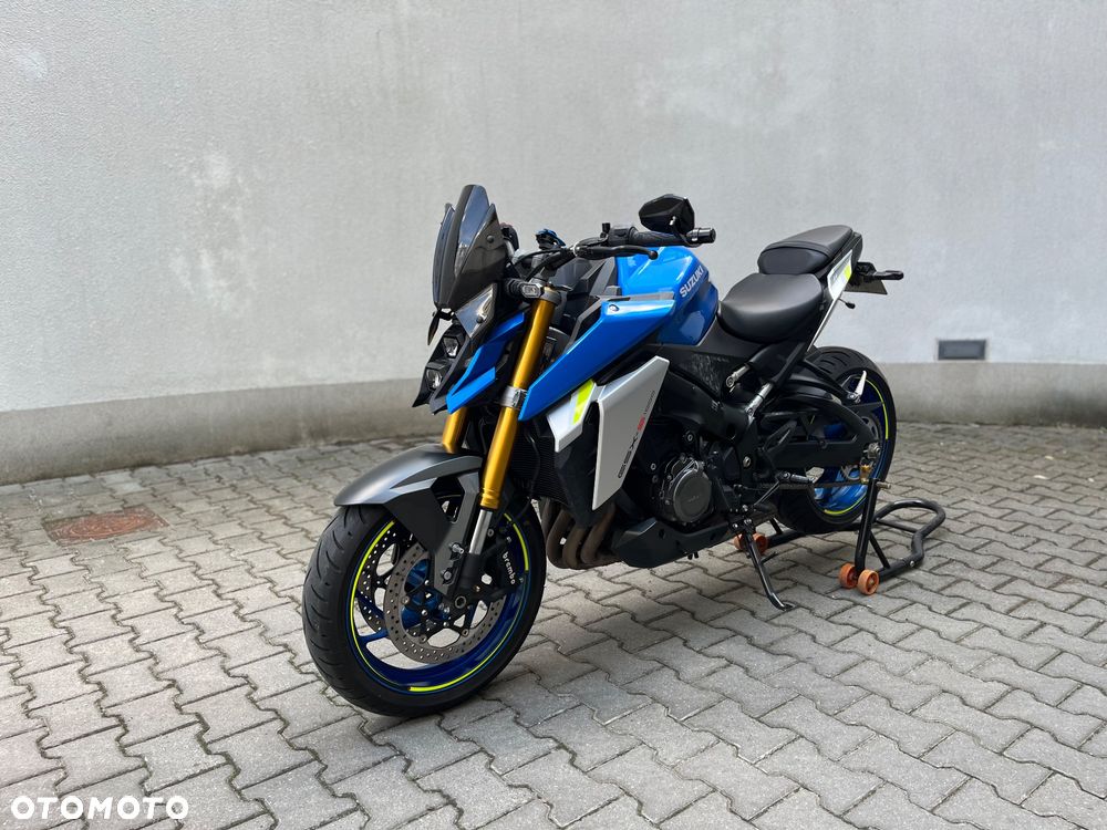 Suzuki GSX 1000 - 2