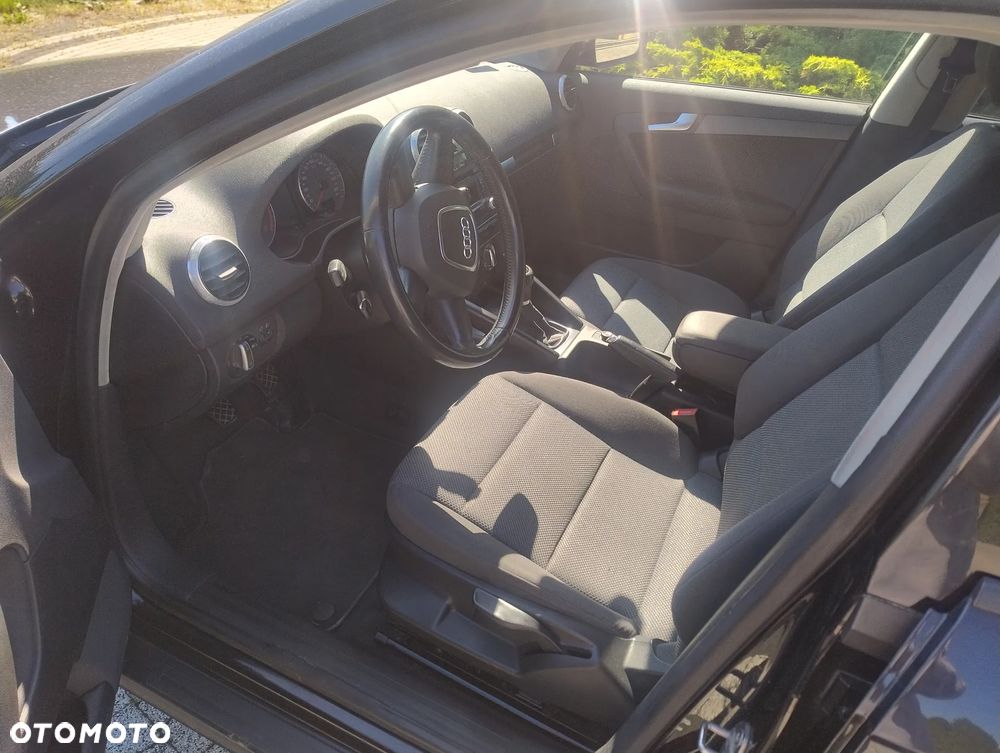 Audi A3 Sportback 1.6 TDI Ambiente - 6