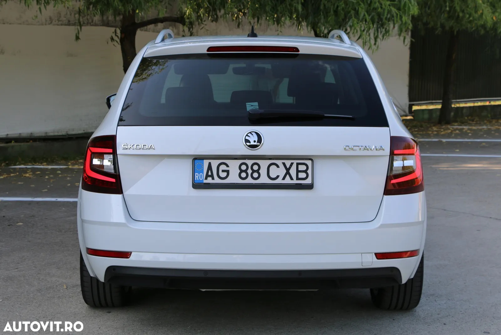 Skoda Octavia Combi Diesel 1.6 TDI DSG Style - 16