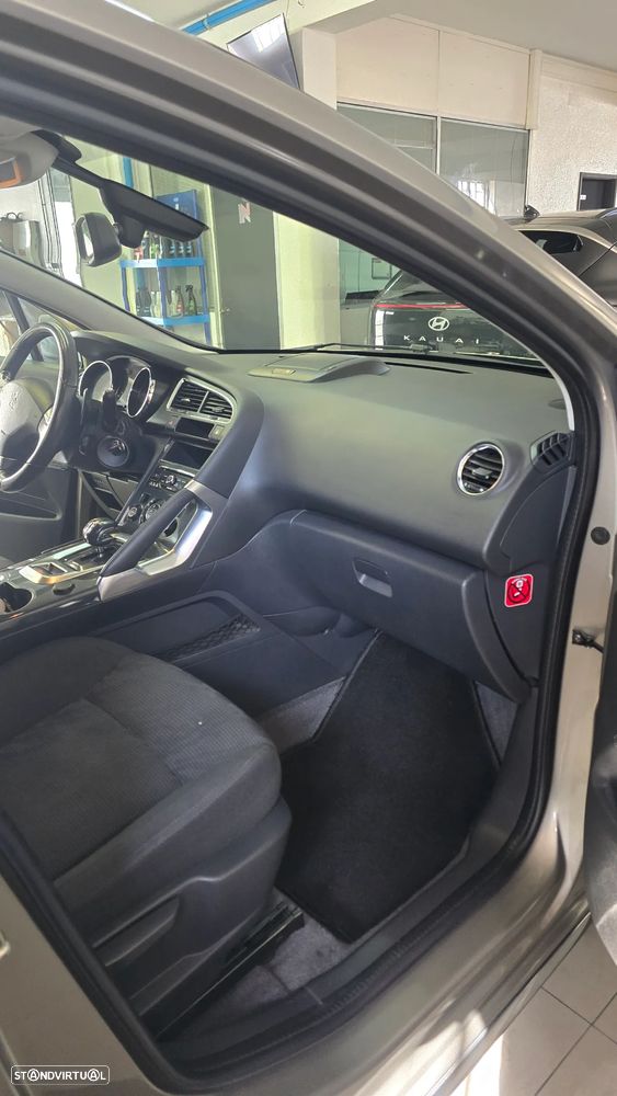 Peugeot 3008 2.0 HDi Hybrid4 - 19