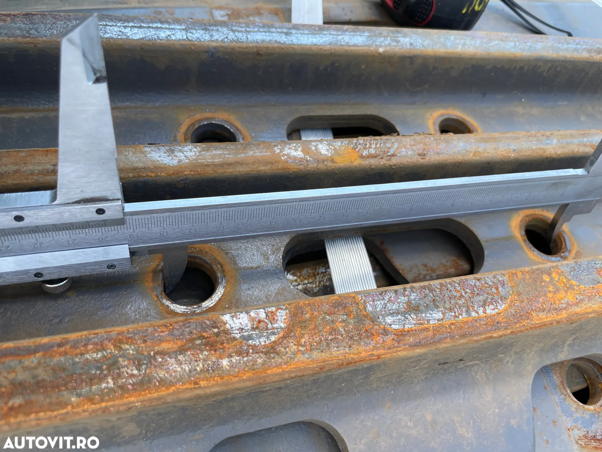 Papucii de senile 700mm pentru excavatoarele de 18-30 tone - 6