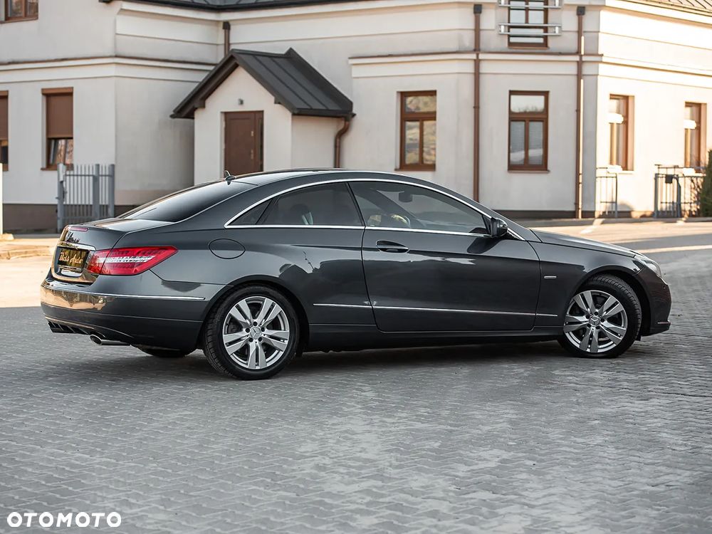 Mercedes-Benz Klasa E 350 CDI DPF BlueEFFICIENCY 7G-TRONIC Avantgarde - 14