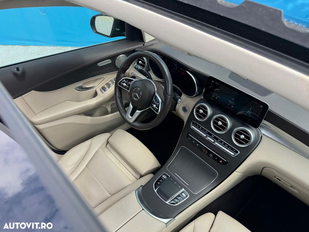 Mercedes-Benz GLC Coupe 300 e 4MATIC - 28